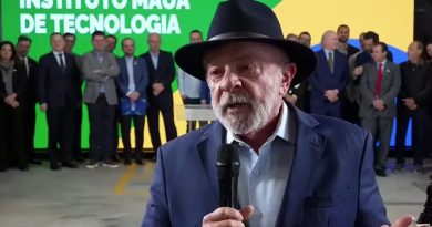 Lula alfineta delegação brasileira após eliminação na Copa: ‘Que vergonha, ninguém voltou para o Brasil’