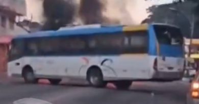 Criminosos usam ônibus como barricadas em operação na Cidade de Deus