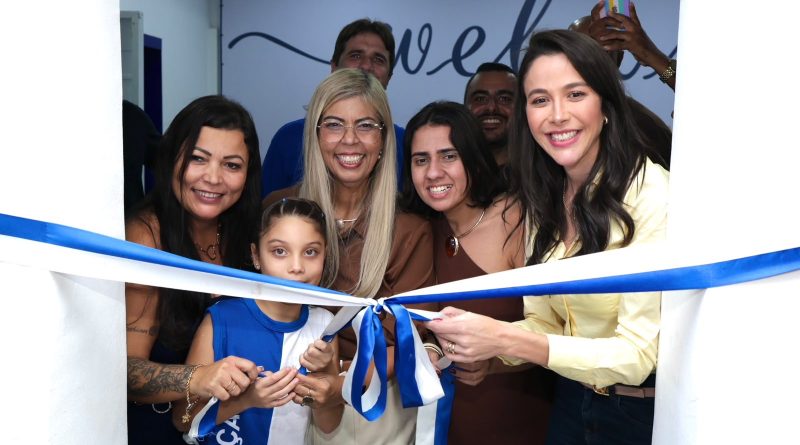 Prefeita &nbsp;Mariana Canella inaugura a 1ª Escola Municipal Bilíngue e Creche Pequenos Heróis com funcionamento até 22h em Belford Roxo