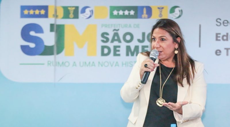 Prefeitura de Meriti capacita profissionais da educação para identificarem sinais de violência em alunos
