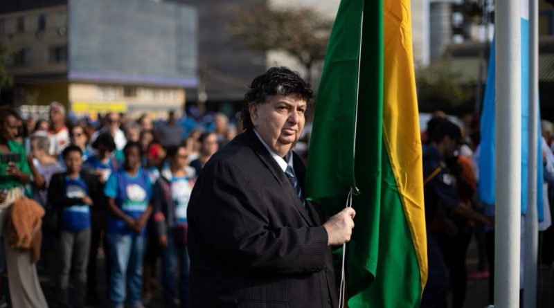 Volta Redonda comemora 72 anos com festa e bolo gigante
