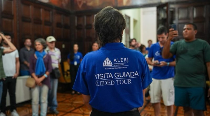 Palácio Tiradentes está de portas abertas com visita guiada sobre a história do parlamento