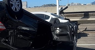 Acidente com capotamento interdita pistas e complica trânsito na Ponte Rio-Niterói