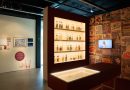“O Brasil na garrafa”: exposição na Casa Firjan celebra símbolo da brasilidade e do sucesso da indústria fluminense