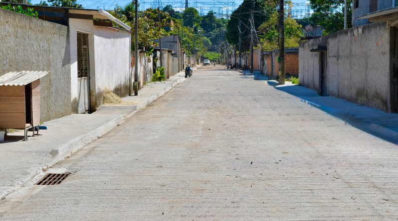 Obras de infraestrutura e pavimentação no Condomínio&nbsp;Novo Lar em Santa Tereza seguem avançando em Belford Roxo
