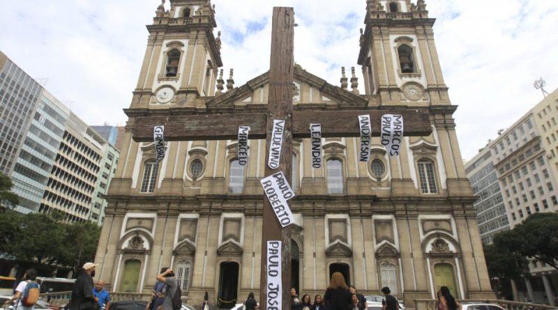 Ato relembra 33 anos da Chacina da Candelária no Centro do Rio