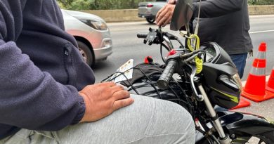 Dia do Motociclista: Lamsa distribui 500 antenas antilinha e reforça alerta para segurança no trânsito