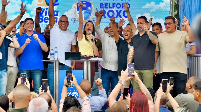Prefeita de Belford Roxo inaugura praça do Malhapão com ação social integrada