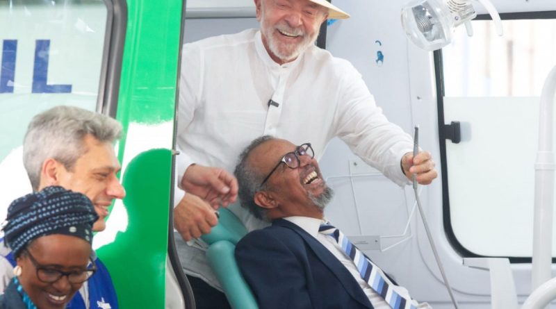 Lula apresenta Hospital do Andaraí para diretor da OMS