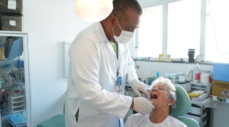 São Gonçalo amplia atendimento para fornecer prótese dentária a pacientes odontológicos