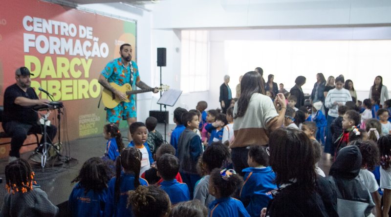 Niterói: Tô de Férias na Escola começa com música, brincadeiras e alimentação de qualidade