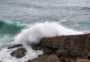 Marinha emite alerta de ressaca com ondas de até 3 metros