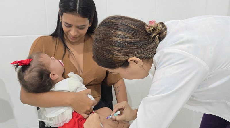 Campos aplica quase 100 doses da vacina Pneumo 20 no primeiro dia