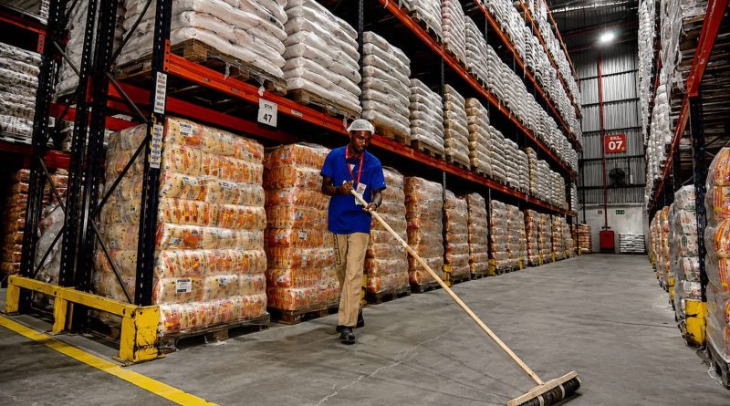 Alunos da EJA de Nova Iguaçu conquistam oportunidades no mercado de trabalho
