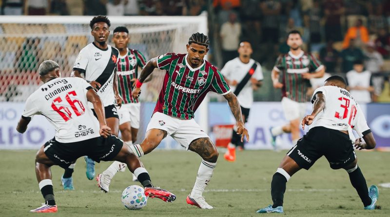 Com dois de Brenner, Vasco vence Fluminense e avança na Copa do Brasil