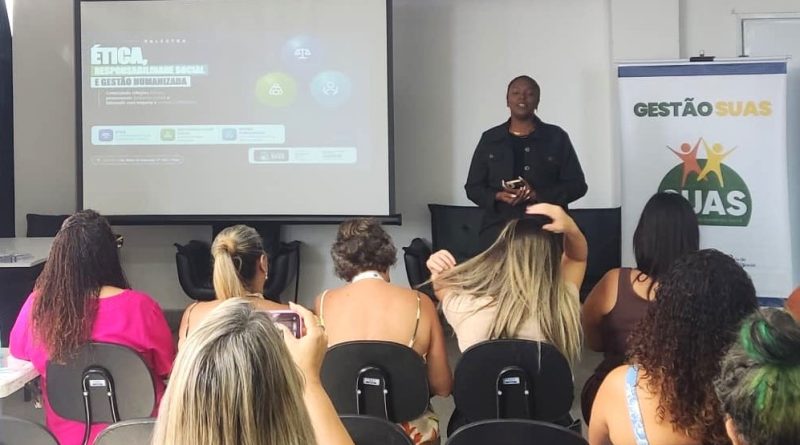 Secretaria de assistência social promove palestra sobre ética para funcionários que trabalham no atendimento ao público