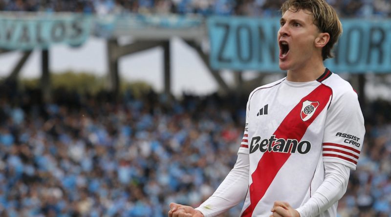 Vasco acerta com atacante do River Plate