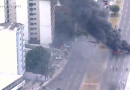 Barricadas são incendiadas em meio a ação da Civil na Mangueira