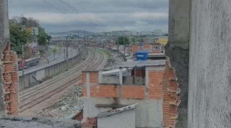 Explosivo é encontrado perto da estação de trem de Parada de Lucas