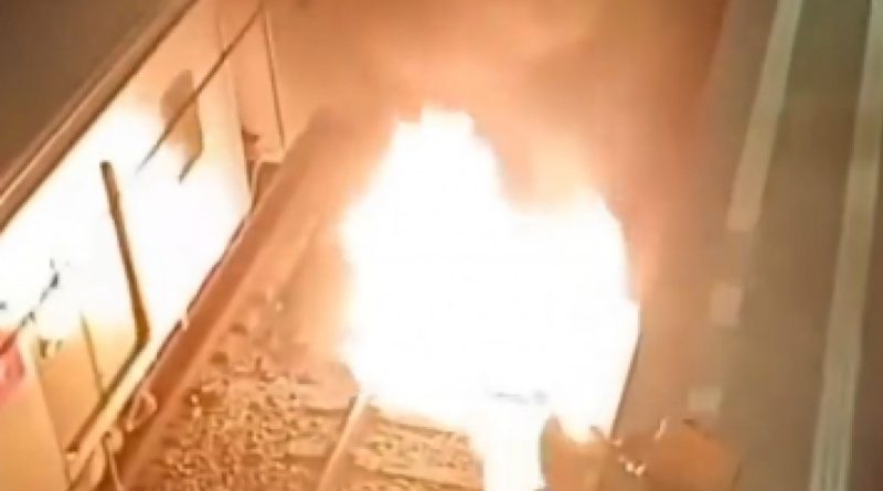 Incêndio atinge trilhos da estação de trem do Maracanã