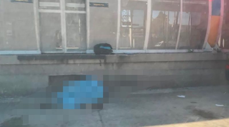 Homem morre atropelado por BRT na Avenida Brasil