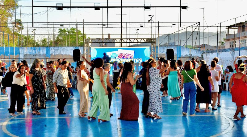 Animação e Glamour marcam 12ª edição do Baile da Melhor Idade em Belford Roxo