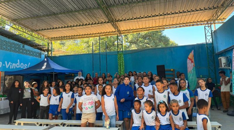 Japeri de cara nova: Projeto Revitaliza transforma muro da Escola Pedra Lisa em obra de arte
