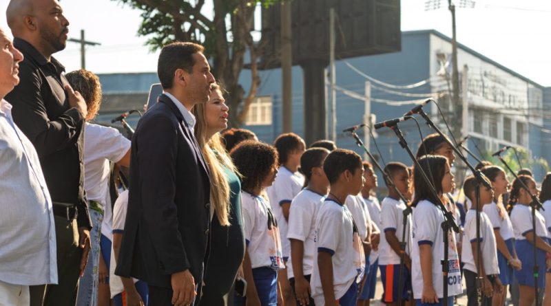 Desfile cívico na Estrada Mirandela comemora os 79 anos de Nilópolis