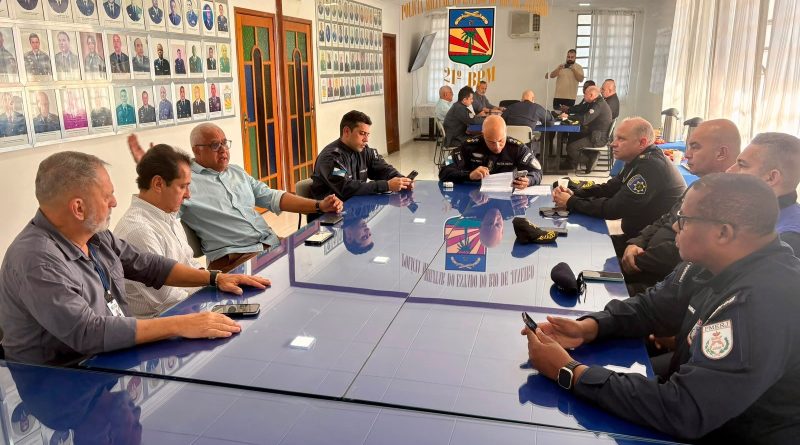 Prefeitura de Meriti e 21º BPM alinham novas ações para reforçar a segurança