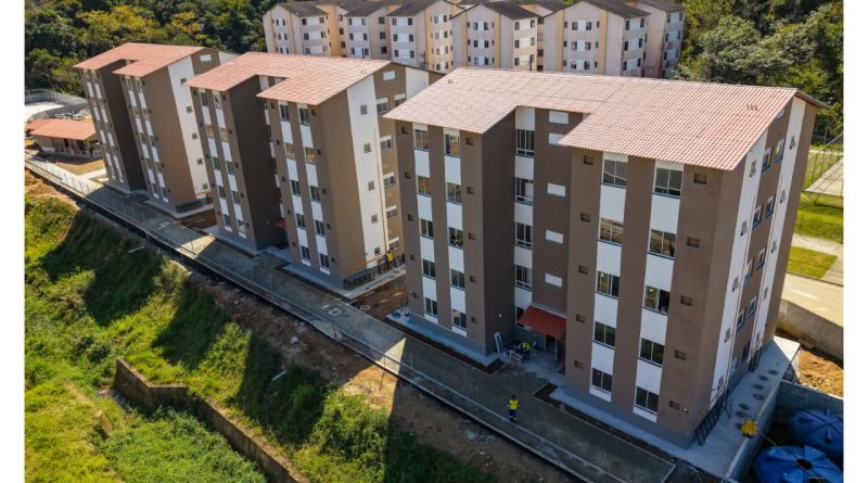 Governo do Estado realiza vistorias na obra de empreendimento habitacional em Teresópolis