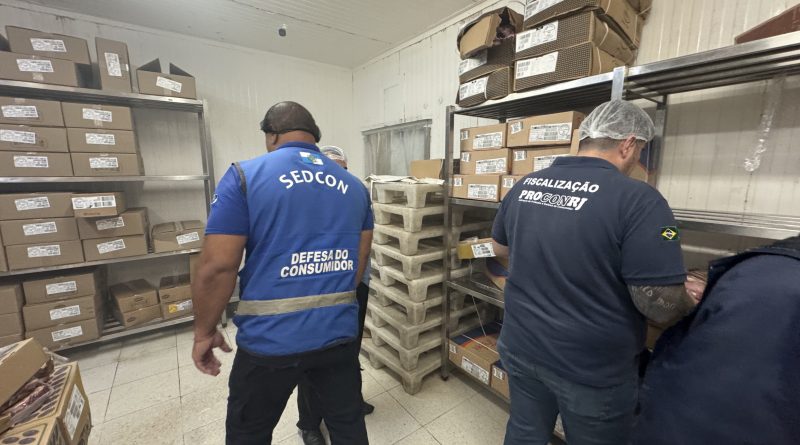 Fiscalização encontra alimentos impróprios para consumo e irregularidades em ofertas de supermercados nas zonas Sudoeste e Norte