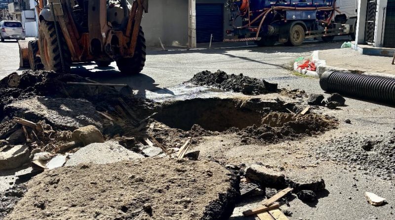Prefeitura de Cabo Frio realiza intervenção emergencial na rede de drenagem no Jardim Caiçara