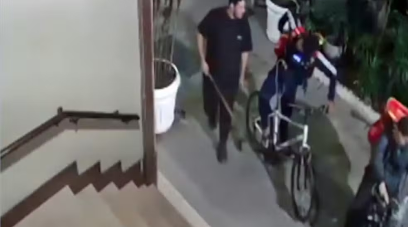 Segurança é preso por morte de ciclista espancado em Copacabana, e irmã confronta: ‘Gostou de matar meu irmão?’