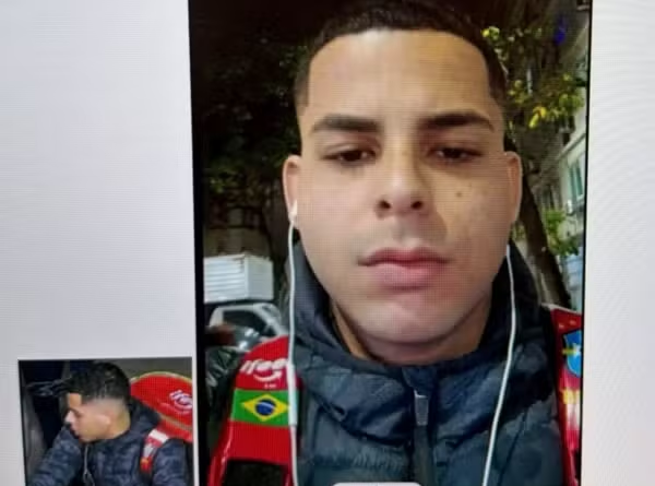 Entregador diz que segurou e deu chutes em ciclista em Copacabana, mas deixou local porque segurança estava ‘transtornado’