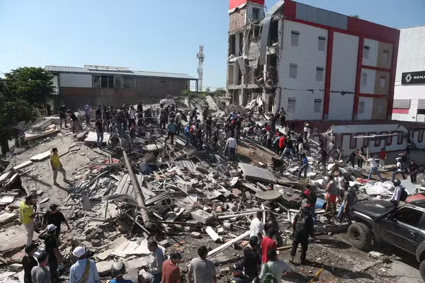 Terremoto de magnitude 7,4 atinge a Colômbia, derruba prédios e mata mais de 20; há pessoas sob escombros