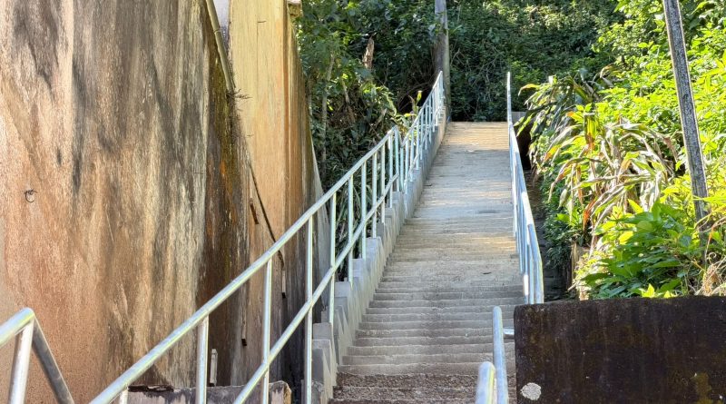 Prefeitura de Petrópolis conclui recuperação de acesso na Vila Militar e prepara nova obra no Chácara Flora