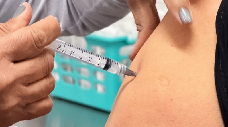 Petrópolis lidera cobertura vacinal contra a gripe influenza entre cidades da Região Serrana