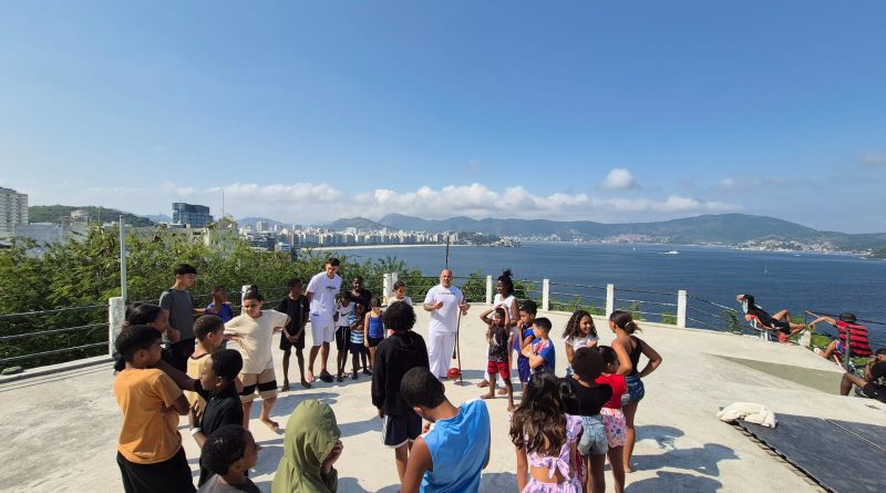 Niterói: MACquinho oferece aulas gratuitas de capoeira para crianças, jovens e adultos