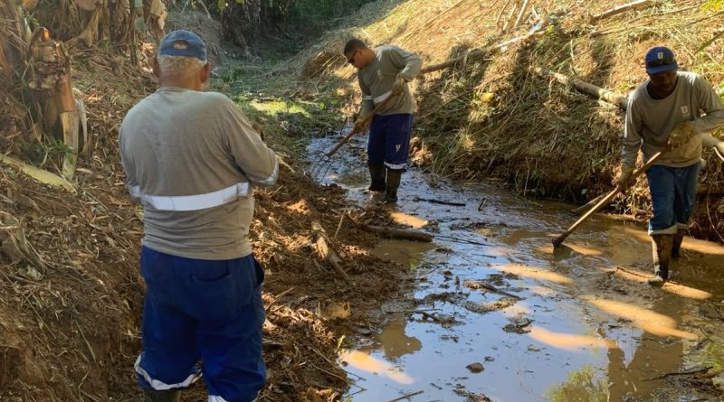 Prefeitura de Três Rios mantém trabalho contínuo de manutenção da drenagem urbana no Centro e nos bairros
