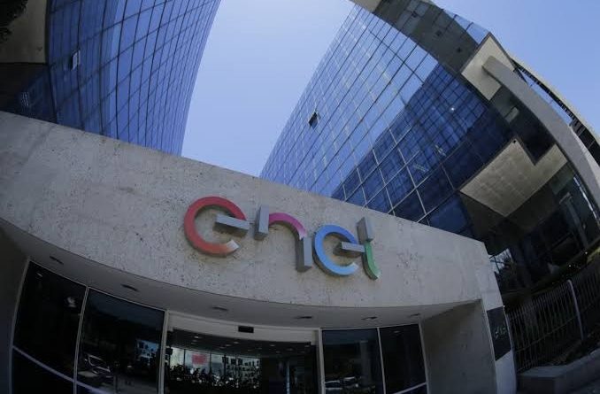 Enel Rio alerta clientes para fortes ventos a partir desta sexta-feira (21) e aciona plano de emergência