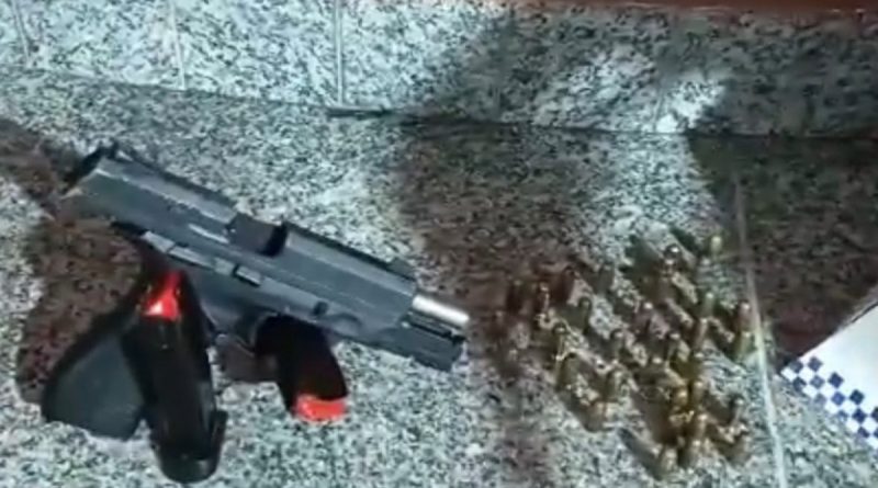Homem é preso por porte ilegal de arma durante briga em Vila Valqueire