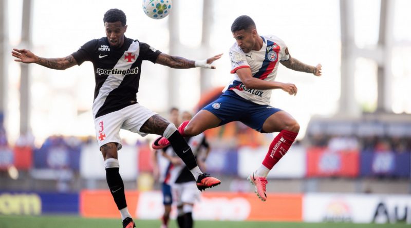 Em jogo de quatro gols anulados, Vasco empata com Bahia no Brasileirão