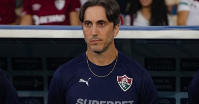 Fluminense demite técnico Luis Zubeldía