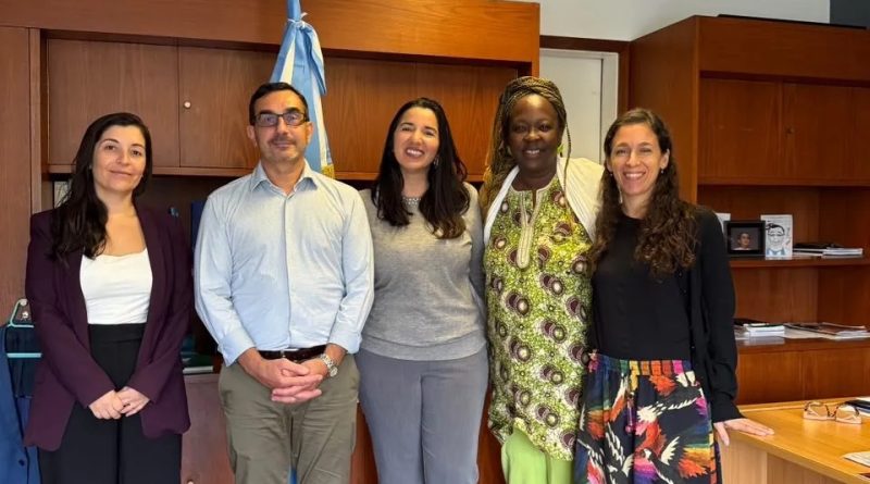Búzios: Secretaria da Mulher fortalece parceria com Consulado da Argentina para proteção de mulheres migrantes