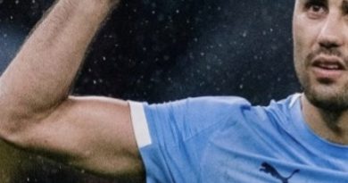 Técnico do Manchester City deixa futuro de Rodri indefinido