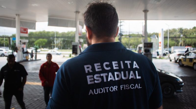 Sefaz-RJ envia último aviso para postos de combustíveis se regularizarem