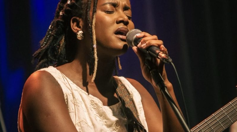 Com tributo a Alcione, cantora caxiense Ana Néri celebra 20 anos de carreira no Festival X-Todas em Caxias