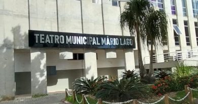 Teatro Mário Lago terá noite de humor no sábado em Saquarema