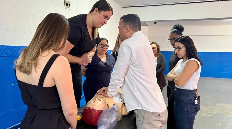Belford Roxo capacita profissionais de saúde&nbsp;para uso de desfibrilador automático