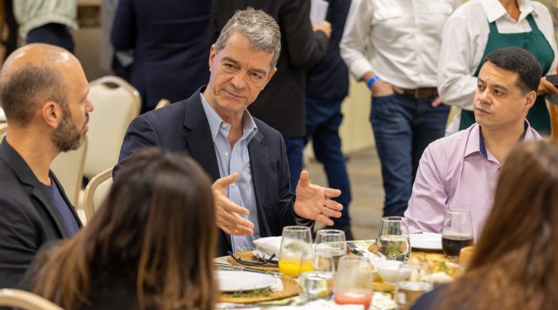 Firjan entrega agenda “Propostas para um Rio de Futuro” a candidato ao Governo do Estado